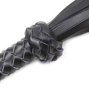 שוט עור קלוע מקצועי עם אחיזה מלאה | CLASSIC LEATHER WHIP