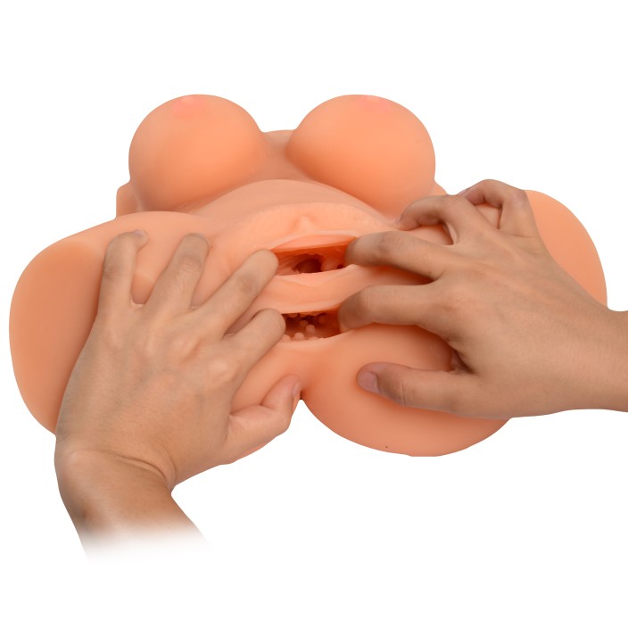 Ultra Real Doll – בובת מין ריאליסטית עם שני נקבים לגבר